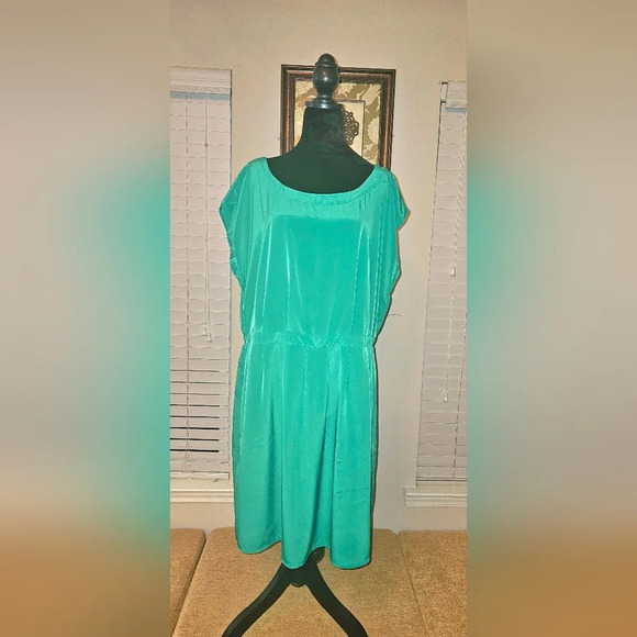 Old Navy Dresses & Skirts - Old Navy size XL Kelly green dress.